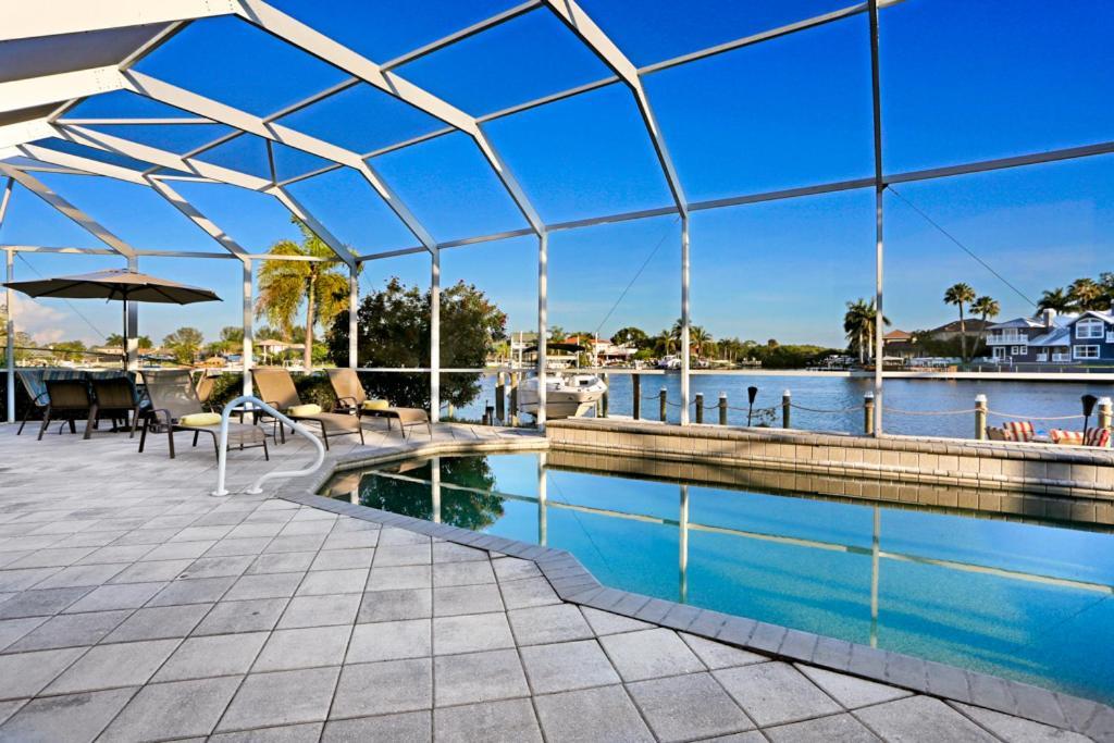 Villa Dolphin Cape Coral Rum bild